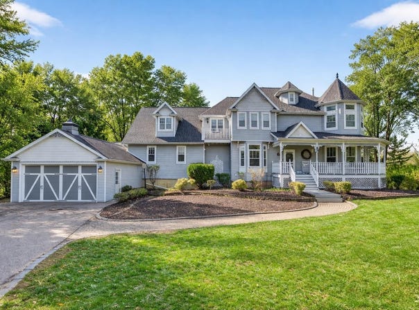 107 LAMINE Lane, COMBINED LOCKS, WI 54113