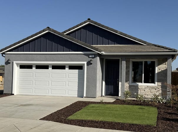 477 Gibson Avenue, Clovis, CA 93612