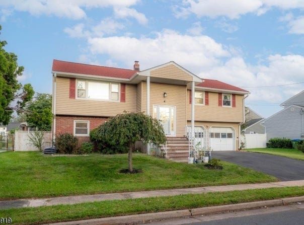 4 Charles Ct, Edison Twp., NJ 08820-2818