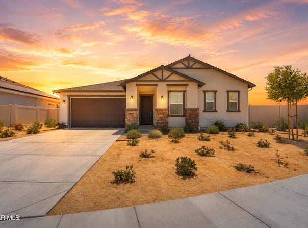 3230 Emerald Lane, Lancaster, CA 93535