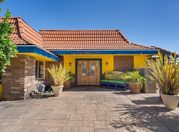1015 Gravenstein Avenue, Sebastopol, CA 95472
