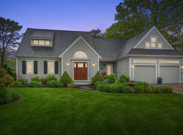 35 Bayshore Drive, Mashpee, MA 02649