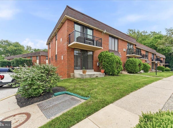 100 E GLENOLDEN AVE, GLENOLDEN, PA 19036