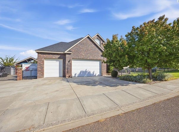4607 Adobe Dr, Pasco, WA 99301