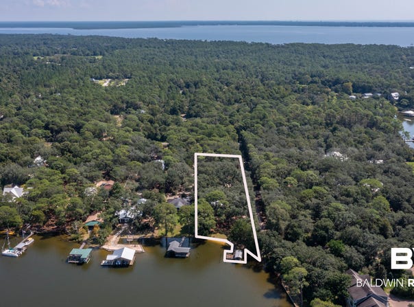 8785 Red Fish Point Road, Lillian, AL 36549