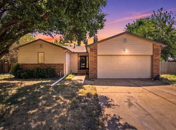 621 E Showalter, Rose Hill, KS 67133