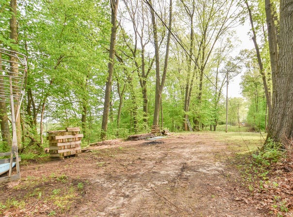 2480 Bluff Drive, Reading, MI 49274
