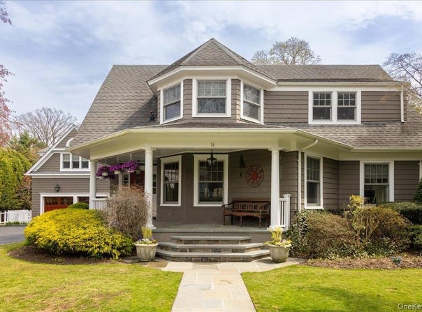 16 Middle Drive, Manhasset, NY 11030