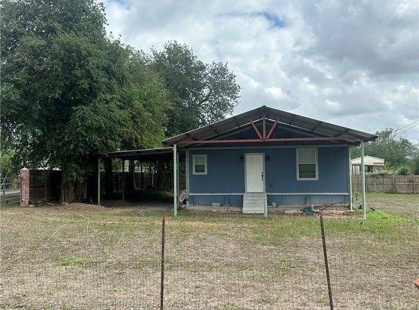2405 Cox Street, Beeville, TX 78102