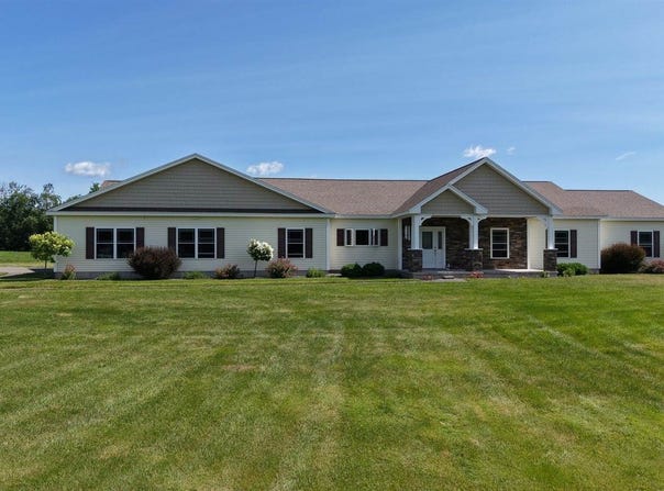 207 Corinth Road, Hudson, ME 04449