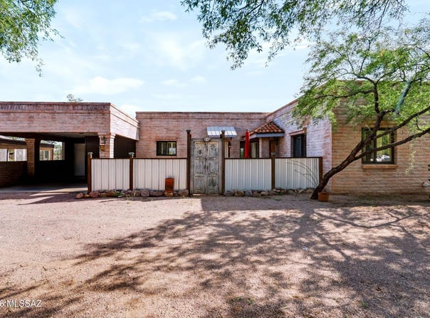 35 Tubac Road, Tubac, AZ 85646