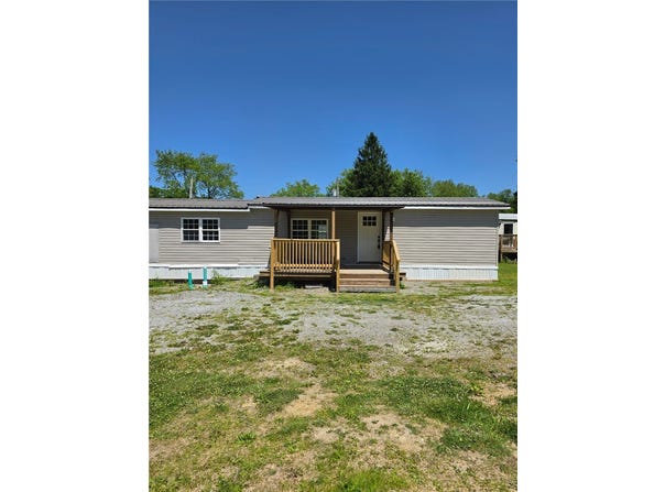 834 Mcgee Lane, Derry, PA 15627