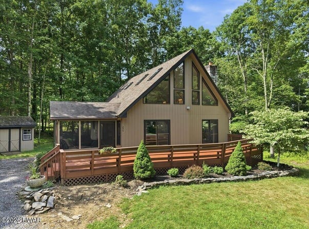 206 Oakenshield Drive, Tamiment, PA 18371