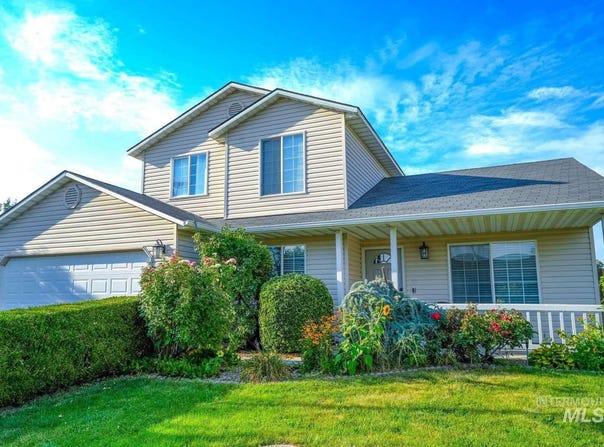 972 W Broadway Ave, Meridian, ID 83642