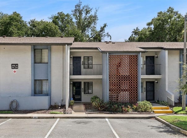 16 ESCONDIDO Circle, ALTAMONTE SPRINGS, FL 32701