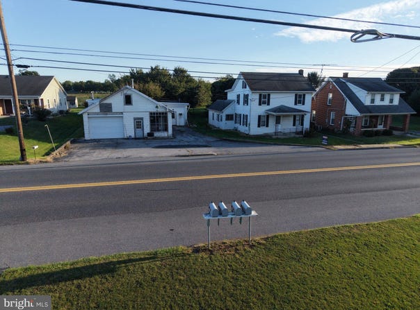 2055 BUCHANAN TRAIL E, GREENCASTLE, PA 17225