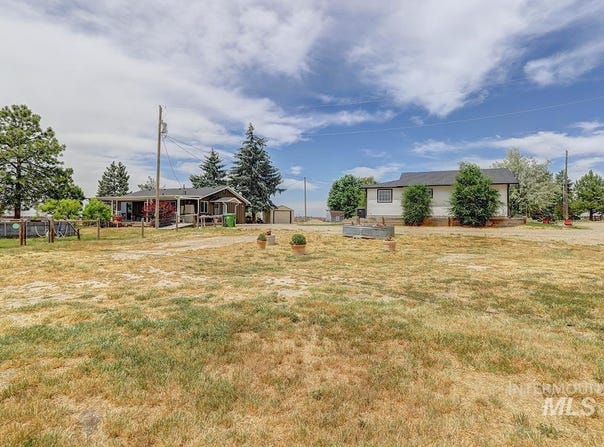 9751 Gloria Rd, Middleton, ID 83644