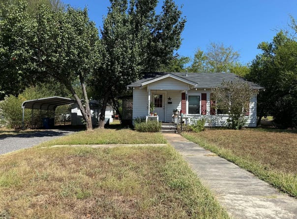 819 E Bean, Kilgore, TX 75662