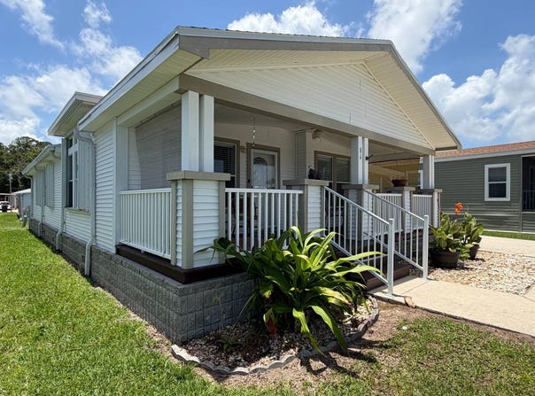 2051 Pioneer Trail, New Smyrna Beach, FL 32168