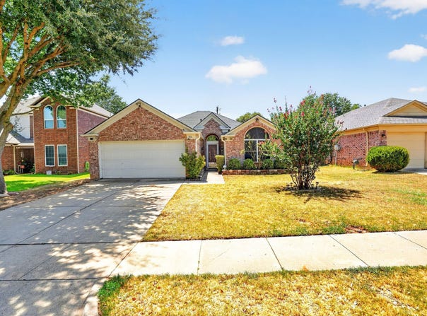 306 Branch Bend, Euless, TX 76039