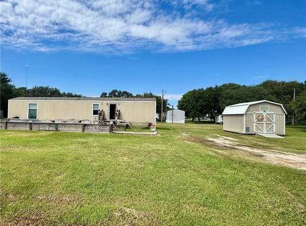 1535 Bayview Drive, Palacios, TX 77465