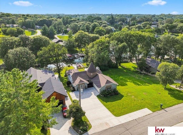 8879 Verdon Circle, Plattsmouth, NE 68048