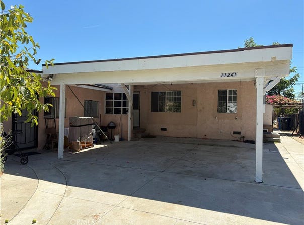 11241 De Haven Ave., Pacoima, CA 91331