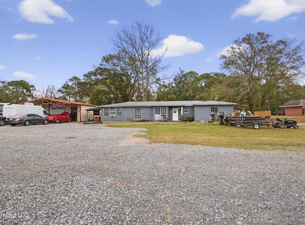 7621 Elder Ferry Road, Moss Point, MS 39563