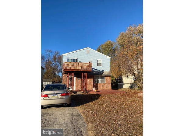 303 CORINTHIAN Avenue, ESSINGTON, PA 19029