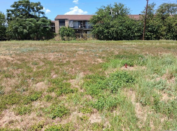 325 W LANGLEY BLVD, Universal City, TX 78148