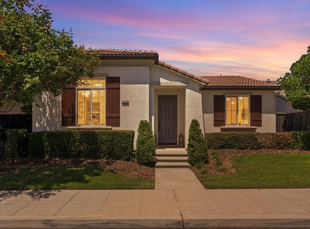 3905 Richmond Avenue, Clovis, CA 93619