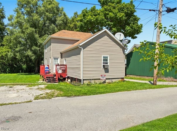 129 King Avenue, Lore City, OH 43755