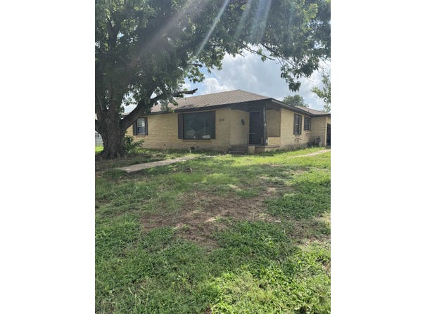 1802 S Wallace, Enid, OK 73701