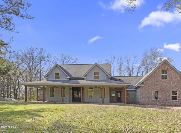 236 Childress Lane, Flora, MS 39071