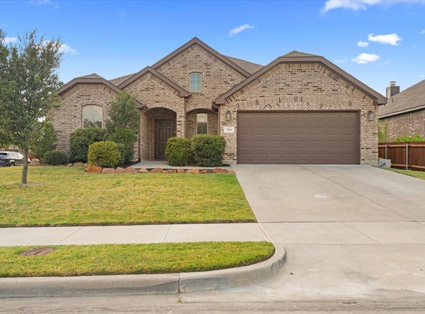 3501 Meadowtrail Lane, Denton, TX 76207