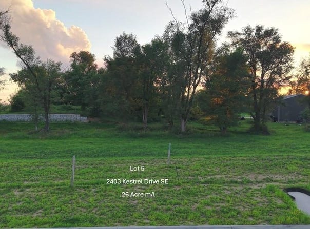 2403 Kestrel Drive SE, Cedar Rapids, IA 52403