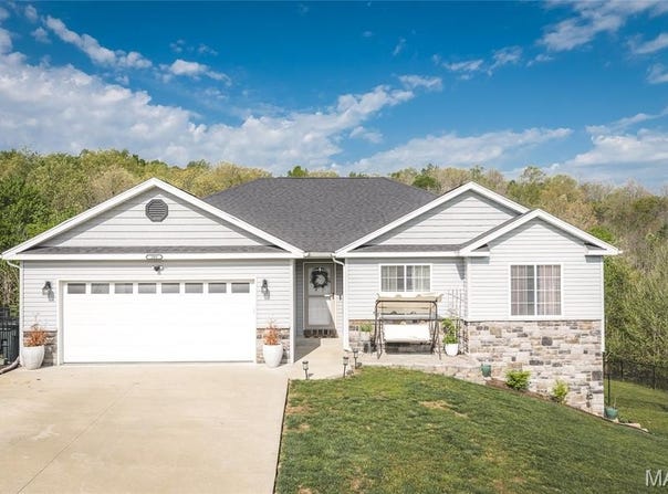 208 Ridgeview Drive, St Robert, MO 65584