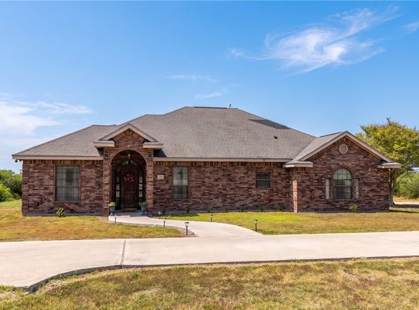 146 Lakeview Trace, Three Rivers, TX 78071