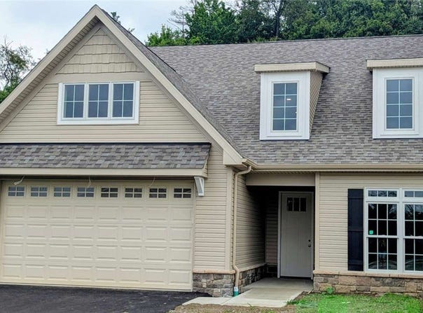447 Eton Dr, Unity Twp, PA 15601