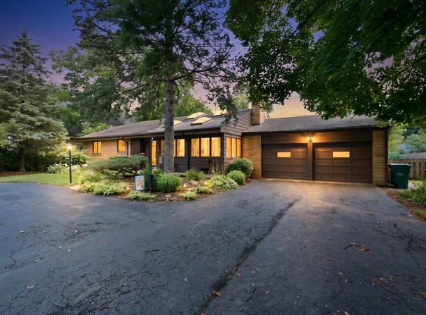 567 Happ Road, Northfield, IL 60093