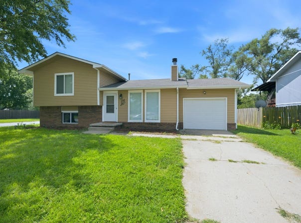 435 E Campus St, Wichita, KS 67216