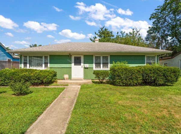 7985 White Oak Lane, Hammond, IN 46324