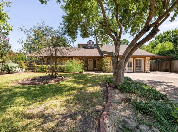 2101 Kent St, Taylor, TX 76574