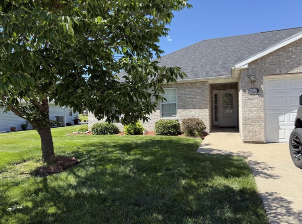 2134 Liberty Rd, Marshall, MO 65340