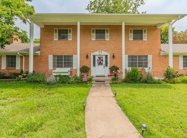 2810 Tanglewood Drive, Commerce, TX 75428