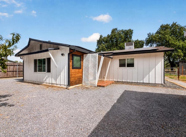8219 Green Acres Lane, Redding, CA 96002