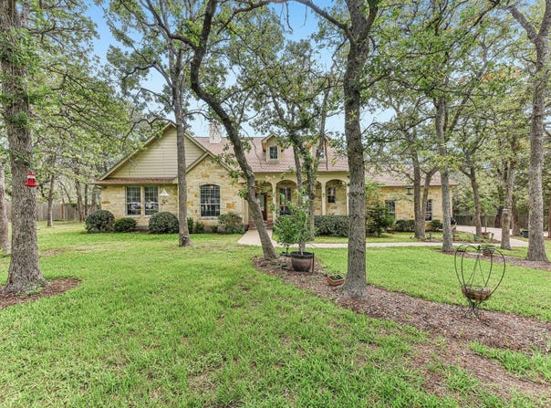 109 Elm Wood Dr, Elgin, TX 78621