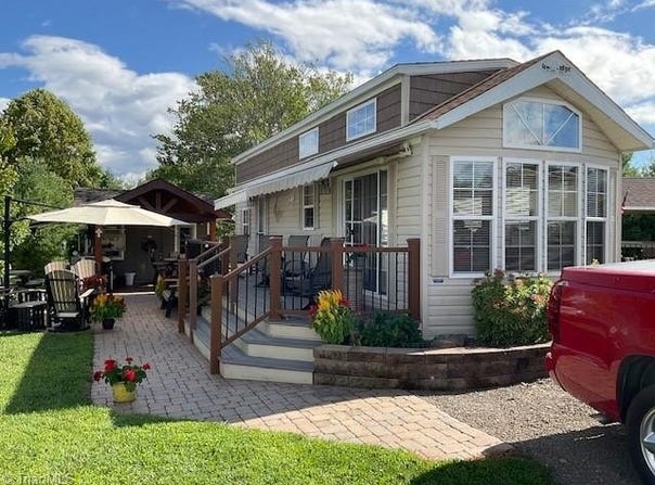 2330 Edmonds Road, Galax, VA 24333