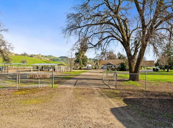 39500 Millwood Drive, Woodlake, CA 93286