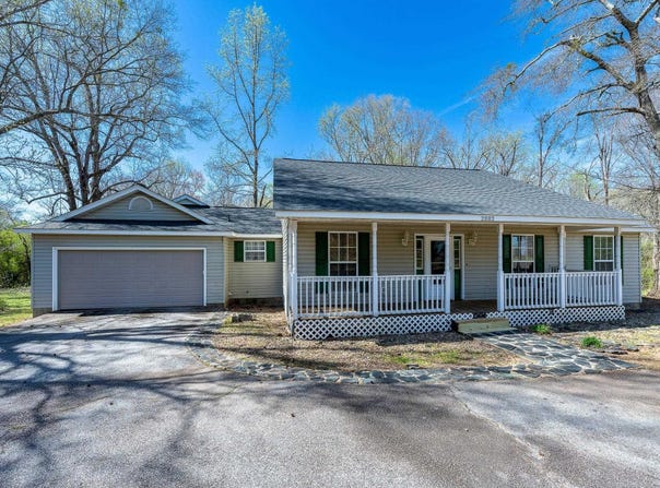 2883 N Highway 101, Greer, SC 29651